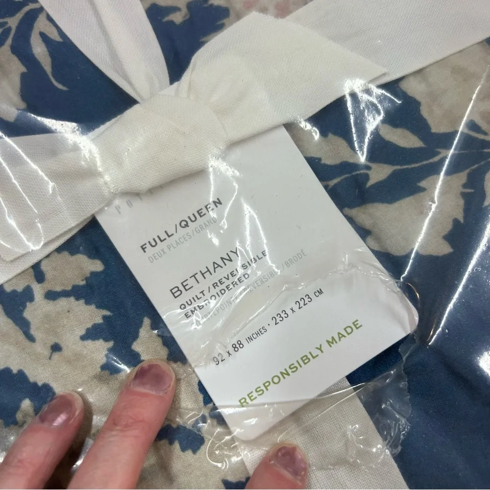 Pottery Barn Bethany Floral Embroidered Reversible Quilt + 2 Standard Shams NWT